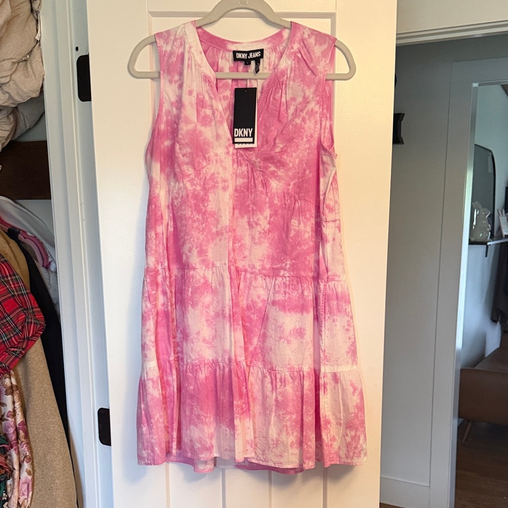 NWT DKNY Women's Sleeveless Tiered V-Neck Dress